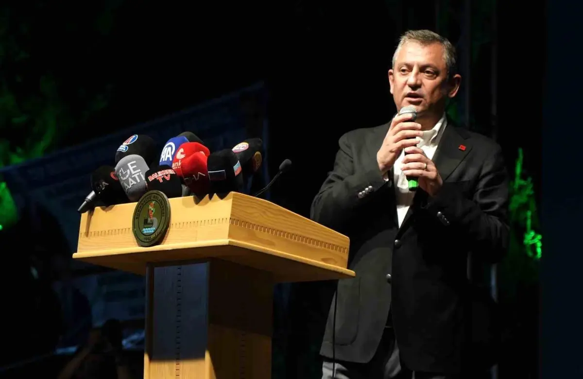 CHP Genel Başkanı Özgür Özel, Burhaniye-Ören Turizm Kültür ve Sanat Festivali’ne katıldı