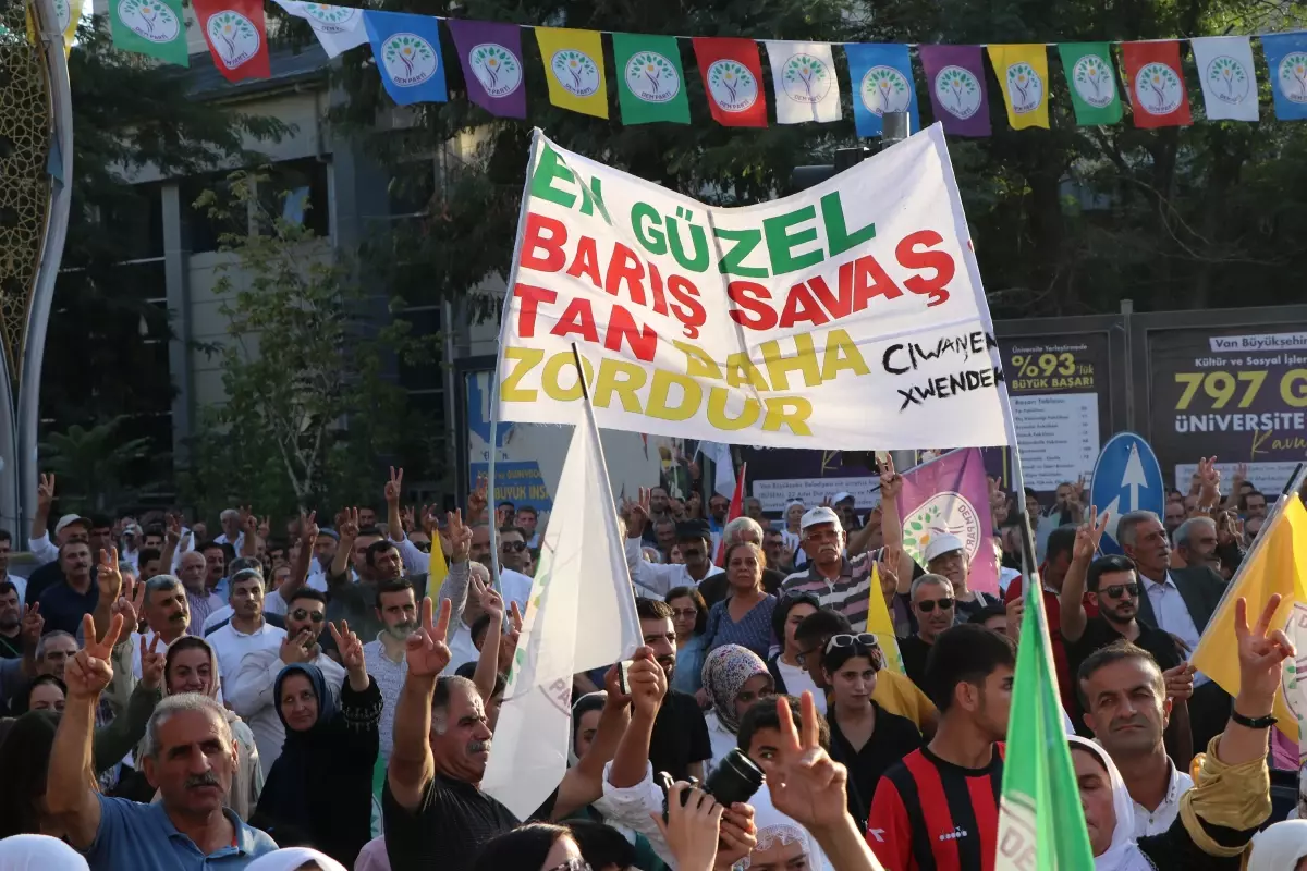 DEM Parti Eş Genel Başkanı Tuncer Bakırhan: Kürt meselesi ciddi bir meseledir