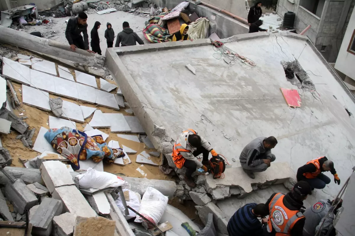 İsrail’in Gazze’deki Saldırısı: 17 Ölü