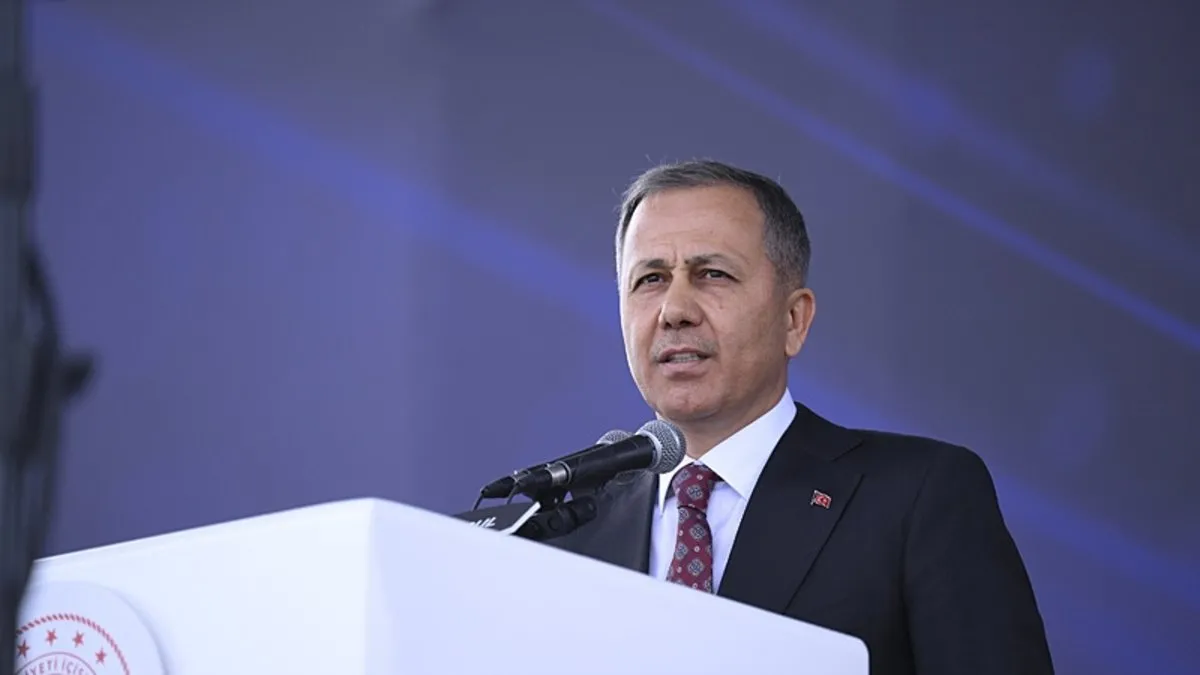 Bakan Yerlikaya, Fethi Sekin’i andı: “O hainler karanlıklarına gömüldü…”